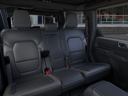 New 2025 Ford Bronco Outer Banks w/ Sasquatch Package image 11