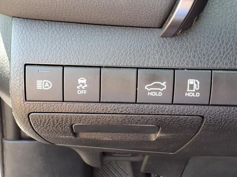 Used 2022 Toyota Camry SE w/ Convenience Package image 11