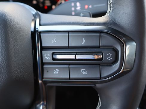 Used 2025 GMC Yukon Denali Ultimate AWD/4WD image 23