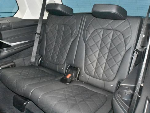 Certified 2024 BMW X7 xDrive40i AWD/4WD image 24