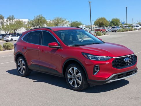 Used 2023 Ford Escape Platinum w/ Premium Technology Package image 8