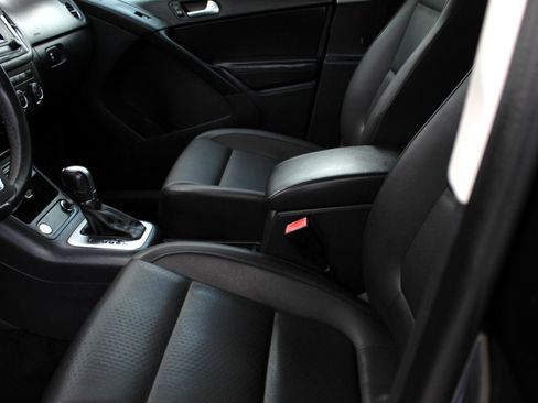 Used 2016 Volkswagen Tiguan S image 14