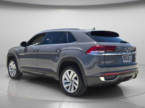 Used 2022 Volkswagen Atlas Cross Sport SE FWD image 4