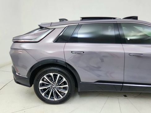 Used 2024 Cadillac Lyriq Sport image 7