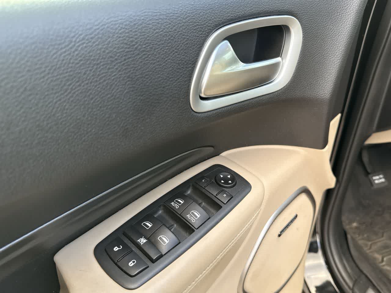 Used 2020 Dodge Durango Citadel w/ Technology Group RWD image 16