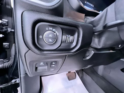 Used 2019 RAM 1500 Big Horn AWD/4WD image 16