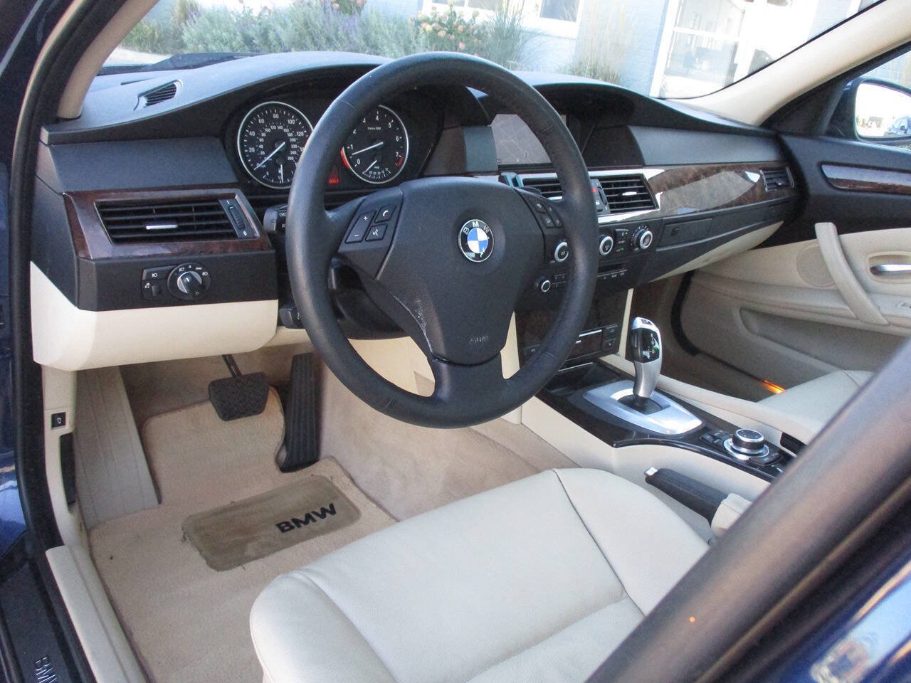 Used 2010 BMW 535i xDrive Sedan AWD/4WD image 15