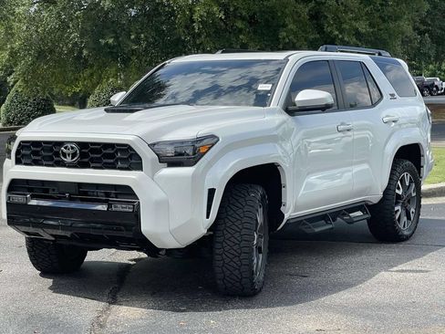 Used 2025 Toyota 4Runner TRD Sport Premium AWD/4WD image 5