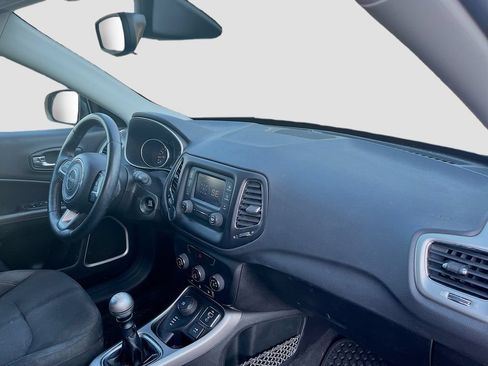Used 2018 Jeep Compass Sport w/ Cold Weather Group AWD/4WD image 28