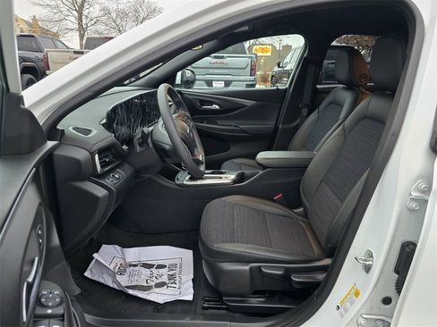 Certified 2025 Buick Envista Preferred image 13