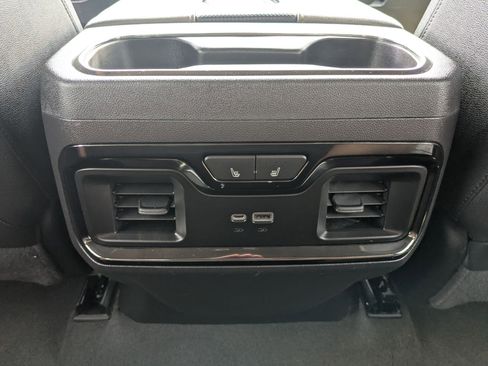 Used 2022 Chevrolet Silverado 1500 ZR2 w/ Technology Package AWD/4WD image 28