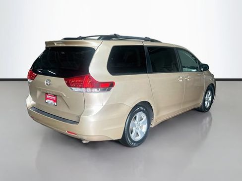 Used 2014 Toyota Sienna LE FWD image 6