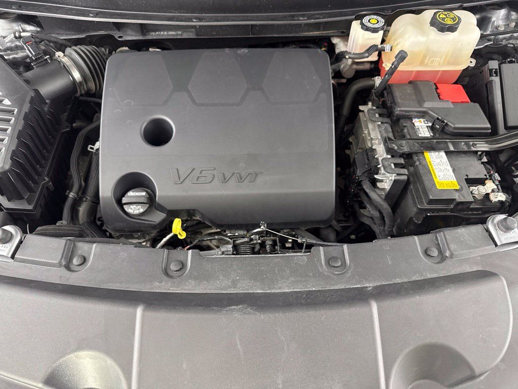 Used 2021 Chevrolet Traverse Premier AWD/4WD image 19