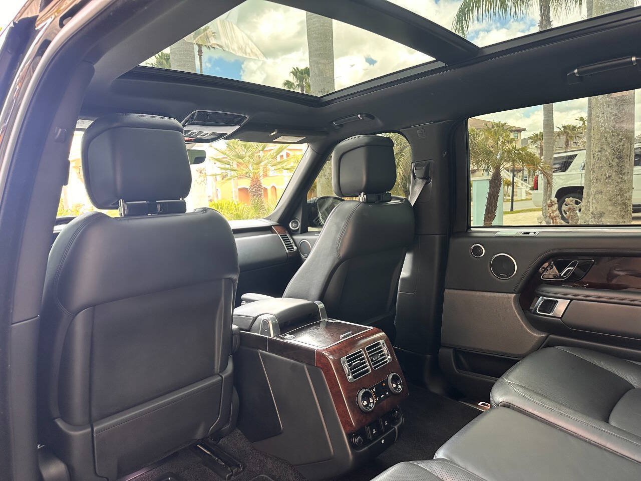 Used 2019 Land Rover Range Rover Long Wheelbase Supercharged AWD/4WD image 67