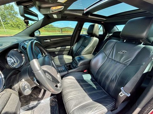 Used 2014 Chrysler 300 S AWD/4WD image 17