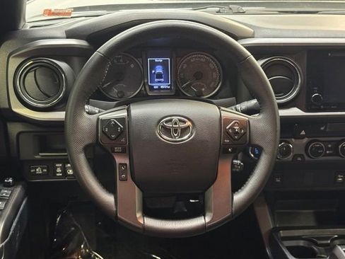 Used 2017 Toyota Tacoma TRD Pro AWD/4WD image 8