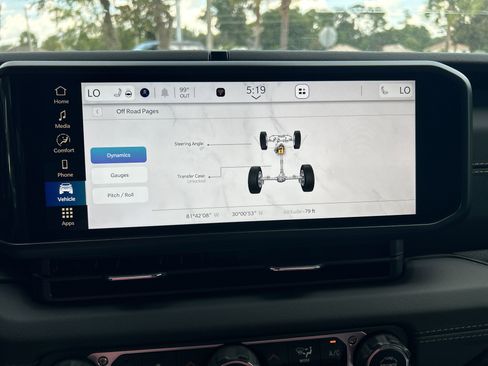 New 2025 Jeep Gladiator Sport image 24