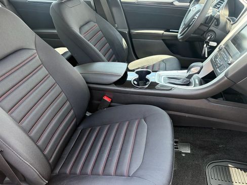 Used 2016 Ford Fusion SE AWD/4WD image 29