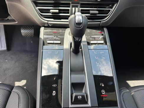 Certified 2025 Porsche Macan S image 23