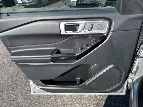 Used 2023 Ford Explorer ST-Line w/ Class IV Trailer Tow Package image 14