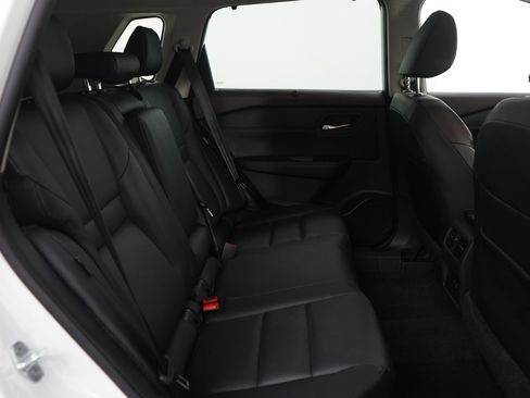 Used 2023 Nissan Rogue SV w/ SV Premium B Package image 12