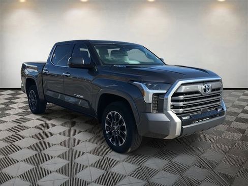 Used 2023 Toyota Tundra Limited image 3