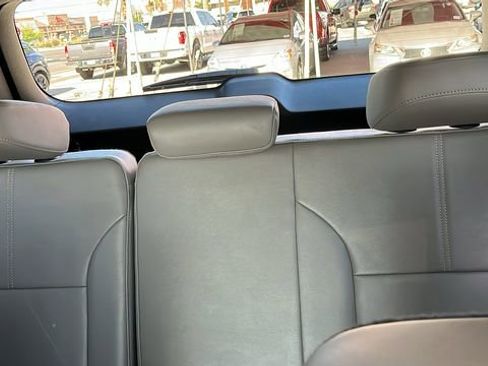 Used 2025 GMC Acadia Elevation w/ Elevation Premium Package FWD image 19