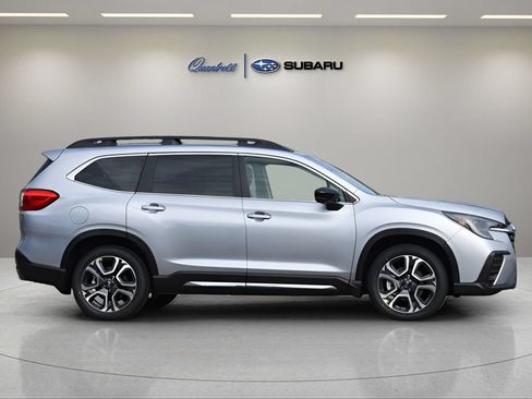 Used 2025 Subaru Ascent Limited w/ Popular Package #1 AWD/4WD image 3