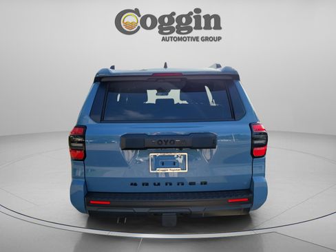 Used 2026 Toyota 4Runner SR5 RWD image 3