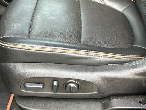 Used 2022 GMC Acadia AT4 w/ Technology Package AWD/4WD image 19