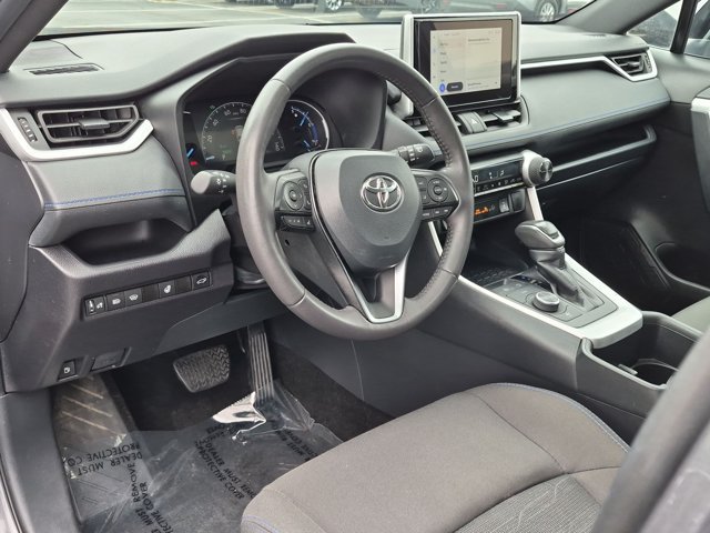 Certified 2025 Toyota RAV4 SE w/ Convenience Package AWD/4WD image 4
