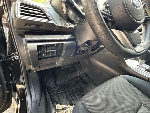 Used 2019 Subaru Crosstrek 2.0i AWD/4WD image 17