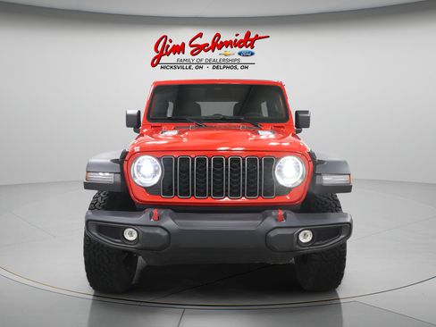 Used 2026 Jeep Wrangler Unlimited Rubicon AWD/4WD image 3