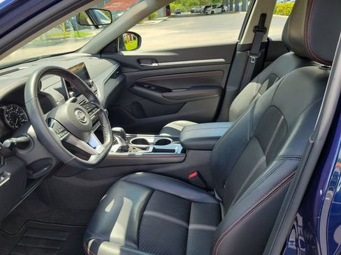 Used 2023 Nissan Altima 2.5 SR FWD image 15