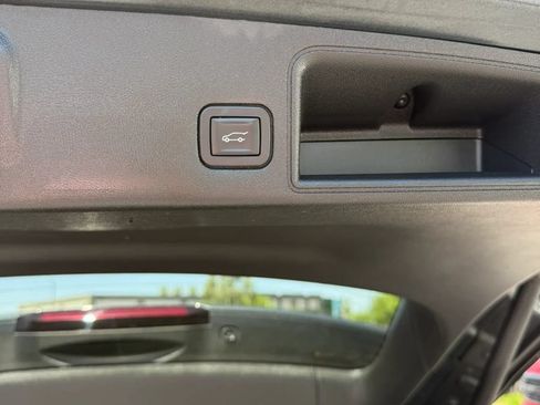 Used 2019 GMC Terrain SLE w/ Driver Convenience Package FWD image 15