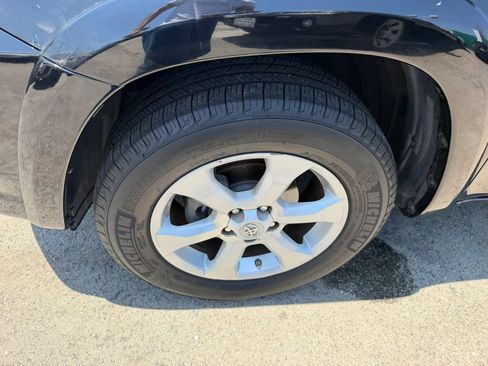 Used 2011 Toyota RAV4 Limited w/ Limited Extra Value Pkg FWD image 29