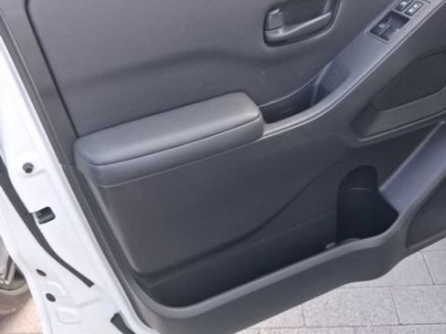 Used 2022 Nissan Frontier S RWD image 3