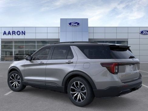 New 2025 Ford Explorer ST-Line w/ Premium Package RWD image 32