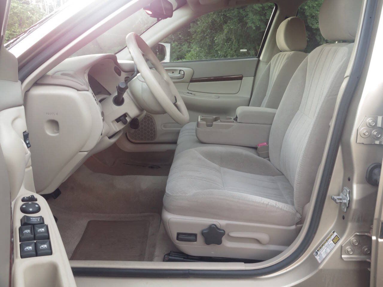 Used 2005 Chevrolet Impala w/ Preferred Equipment Group FWD image 10