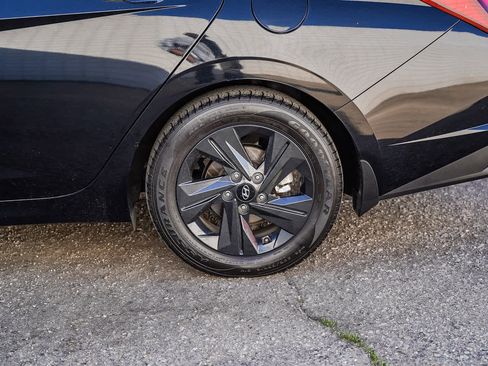 Certified 2023 Hyundai Elantra SEL image 7