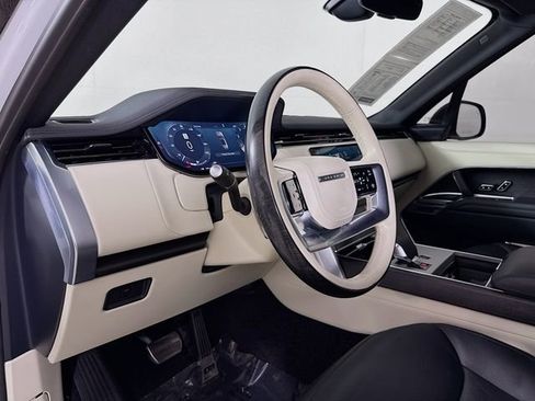 Certified 2024 Land Rover Range Rover Long Wheelbase SE image 9