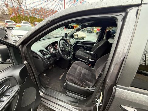 Used 2014 Dodge Grand Caravan SE image 10
