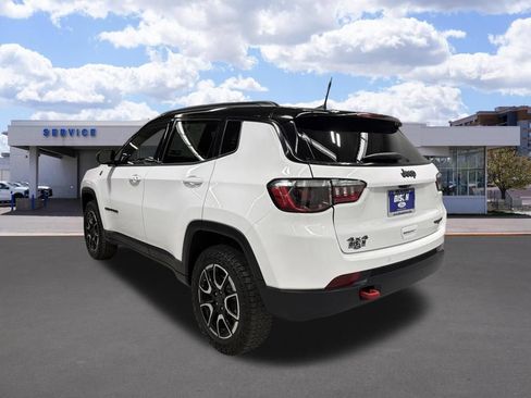 Used 2025 Jeep Compass Trailhawk AWD/4WD image 5