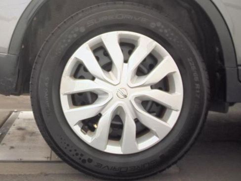 Used 2016 Nissan Rogue S image 9