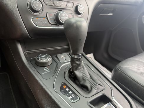 Used 2021 Jeep Cherokee Latitude Lux 80th Anniv w/ Quick Order Package 2YU 80th AWD/4WD image 49