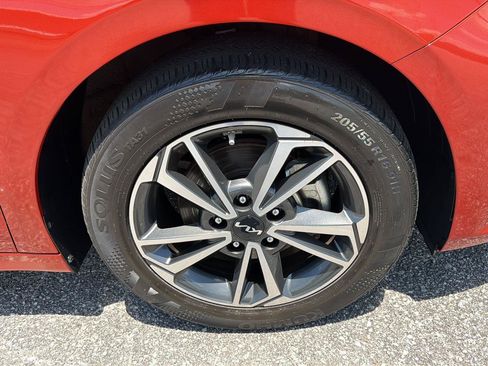 Used 2023 Kia Forte LXS FWD image 4