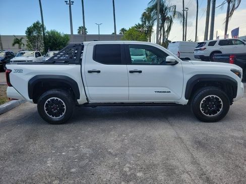 Used 2024 Toyota Tacoma TRD Off-Road AWD/4WD image 8