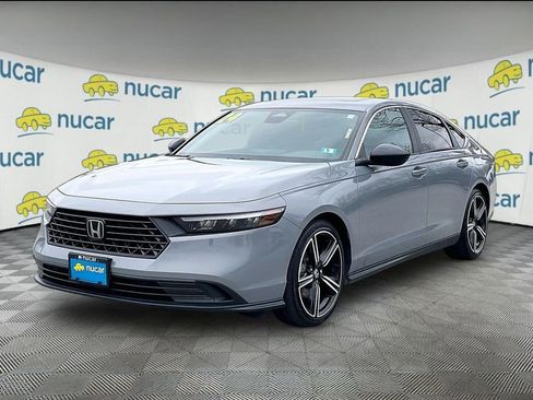 Used 2024 Honda Accord Sport image 3