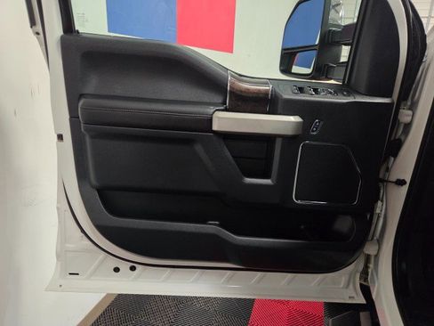 Used 2022 Ford F250 Lariat w/ Chrome Package image 30