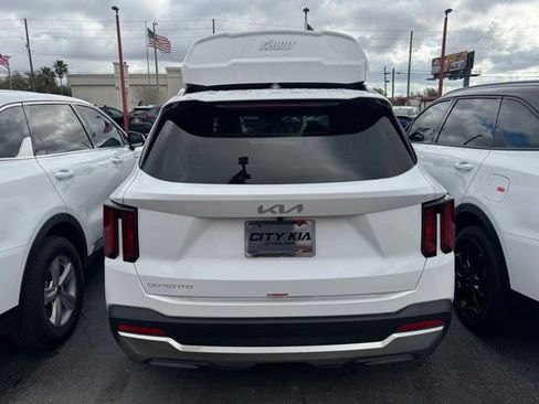 New 2026 Kia Sorento S FWD image 3